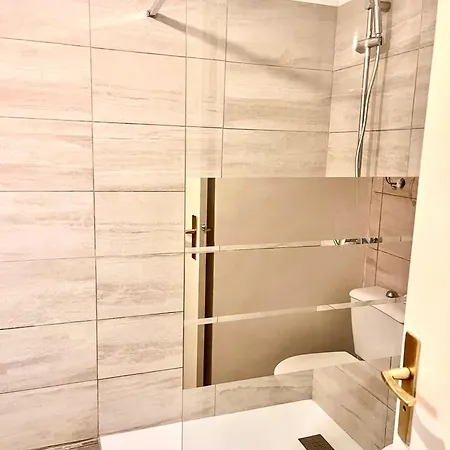 Appartement Centre 28m2 Avec Jardin Parking Prive *