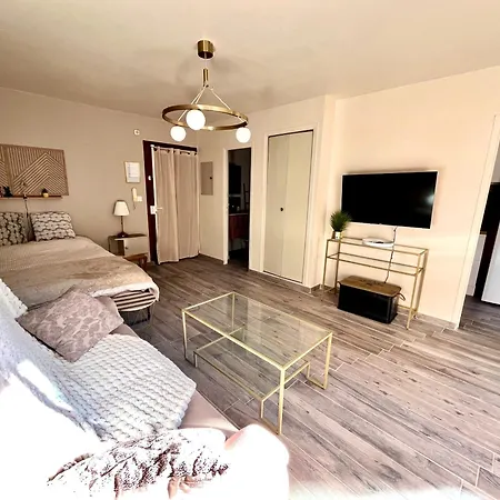 Centre 28m2 Avec Jardin Parking Prive * Sanary-sur-Mer