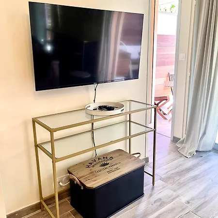 Centre 28m2 Avec Jardin Parking Prive * Sanary-sur-Mer